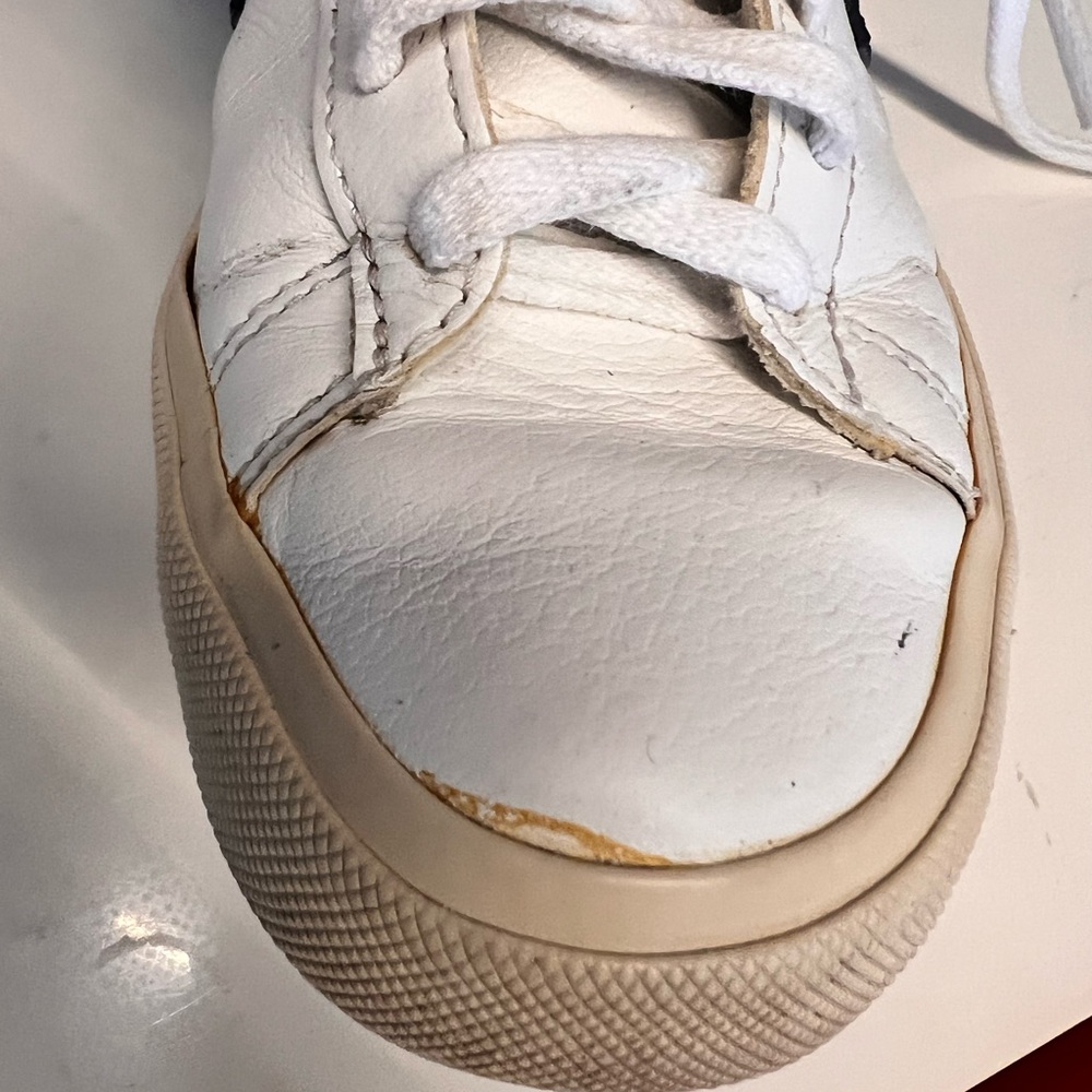 Veja Retro Low-Top Sneakers in White and Black size 7 - Picture 7 of 10